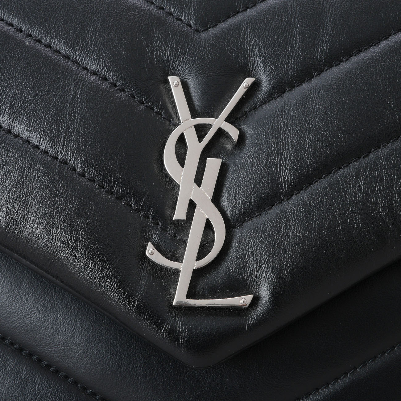 YVES SAINT LAURENT(USED)생로랑 494699 모노그램 쉐브론 루루백